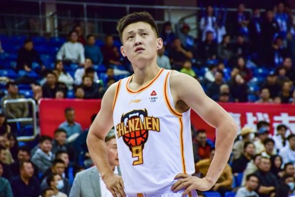 教練教你打籃球！周鵬13中10砍24分&生涯總得分升歷史第十三！